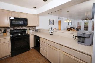 Cole's Condo By Colonial Properties - 4