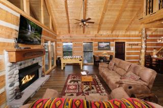 VIEWS! VIEWS! VIEWS! Relaxing and Modern 2BR FREE Attraction Tickets Gameroom HOT TUB - Sevierville - 3