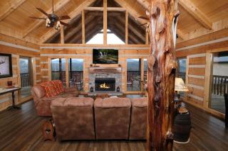 VIEWS! VIEWS! VIEWS! Relaxing and Modern 2BR FREE Attraction Tickets Gameroom HOT TUB - Sevierville - 1