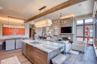 Riverfront Townhome 19 by East West Hospitality - 5