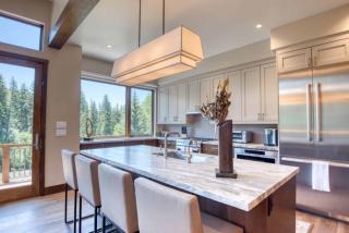 Riverfront Townhome 19 by East West Hospitality - 4