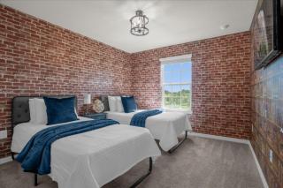 5 Bedrooms 4 Bathrooms Windsor Cay 1289 Er - 3