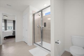 5 Bedrooms 4 Bathrooms Windsor Cay 1289 Er - 2