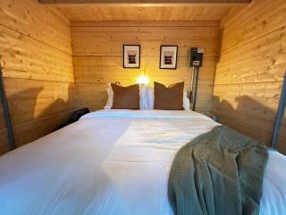 Sunken Escapes Cabin 8 - 7