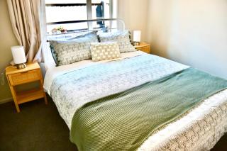 Sunny and warm family holiday house 3 bedrooms - Christchurch - 2
