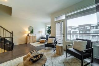 Luxury Urban Town home - Oakville - 7