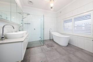 Central Entertainer's Paradise - Wodonga - 9