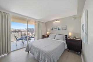 Amazing View Waikiki Beach 28th Floor 1BR Family and Group Condo - Honolulu - 9