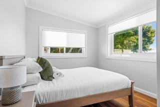 Ocean Front Luxury The Lambeth Walk - Bundeena - 4