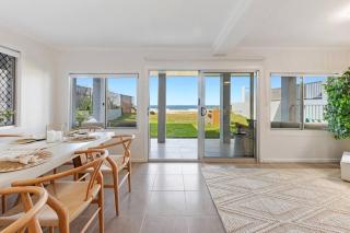 Seaside Serenity Exclusive Beachfront Escape - Gold Coast - 4