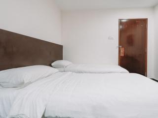 A Hotel Desker - Singapura - 5