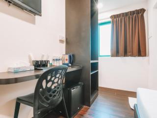 A Hotel Desker - 9