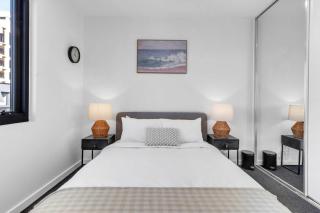 Portside Paradise - Steps away from the Port - 5