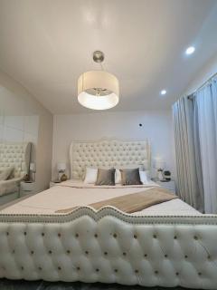 2BR Home in Cabantian Davao Wi-Fi Full Kitchen - 5