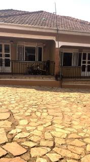 Nice private 3 bedroom holiday home Entebbe Road - 9