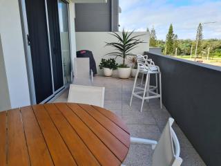 Unwind by the Dunes - Beachside Apartment by uHoliday - Casuarina - 4