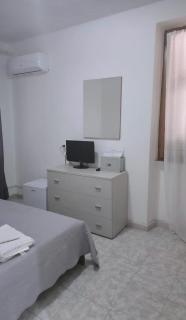 Guest House Tra Rocce E Mare - La Maddalena - 7