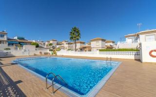 Bungalow con Patio y Terraza Solárium - Torrevieja - 9