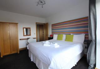 Waves Guest Suites - Castel - 7