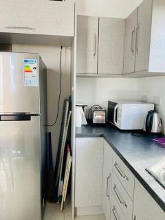 Cozy 2-Bedroom Apt, 10mins Walk to Beach - GBHC3 - The Vale - 4
