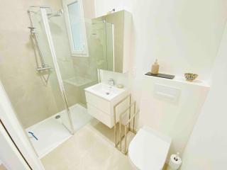 Amazing sea view, parking, easy beach access - 2