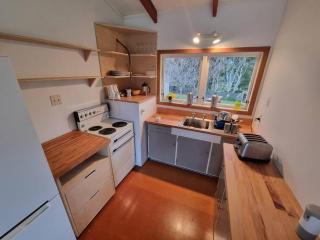 Lola's Beach Cottage - Hahei - 0