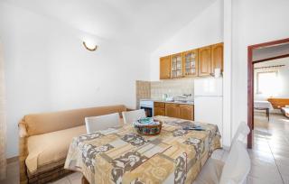 Stunning Apartment In Sibenik With Wifi - 4