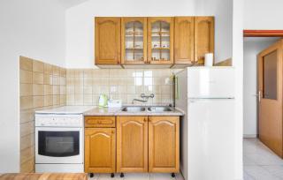 Stunning Apartment In Sibenik With Wifi - 3