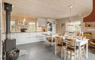 2 Bedroom Beautiful Home In Hals - 5