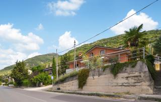 3 Bedroom Cozy Apartment In Gubbio - Gubbio - 1