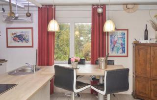 Beautiful Home In St Julien De Peyrolas - Saint-Julien-de-Peyrolas - 7