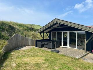 Ernavej 4A, Lovely Holiday Home For Rent In The First Dune Row - 4