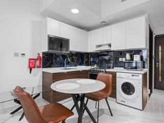 Luxurious Haven Studio In Jewelz-Arjan - Dubai - 3