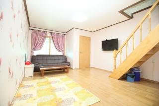 Suncheon Bay Wind Hill House - Suncheon - 3