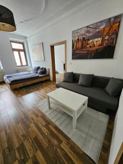 FERIENWOHNUNG APARTMENT in ZITTAUER STADTZENTRUM INNENSTADT INNENRING TOP LAGE - WOHNEN AUF ZEIT IN ZITTAU - 1 RAUM WOHNUNG - Zittau - 2