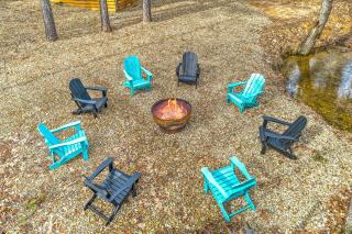 Hot tub Fire pit Games Sleeps 16 Huge Deck - 8