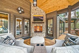 Hot tub Fire pit Games Sleeps 16 Huge Deck - 0