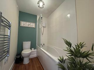 Cosy, Central Home - Lincolnshire - 9