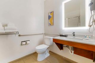 Comfort Suites Keeneland - 2