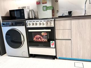 Comfortable 1 Bed Studio At Jumeirah Lake Towers - Dubai - 2