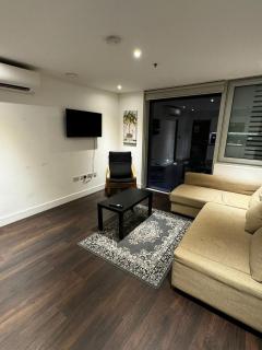 Two Br Flat in Britannia Point BP65 - London - 9