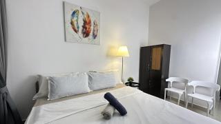 Cozy studio suite free parking Netflix Trion KL - 5