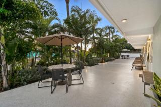 Boutique Vacation Rental Complex At Beach - Cocoa Beach - 4