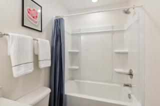 Alto K4 I Cozy & Comfy I Gym I Parking I Pool - Clarksville - 3