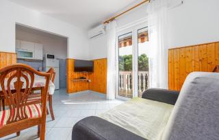 Awesome Apartment In Povljana - Povljana - 8