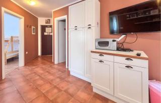 Cozy Apartment In Medulin With Swimming Pool - 5