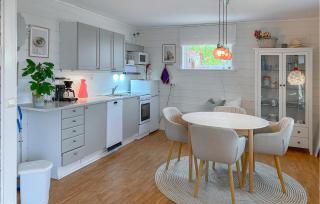 Gorgeous Home In Sørbøvågen With Wifi - - 7
