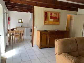 Lake Cottage, In A Small Village - Caurel - 8