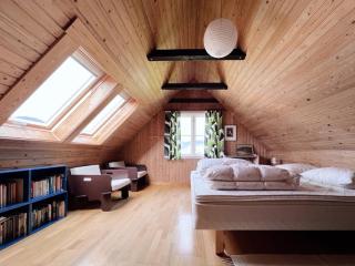 Charming 3-bedroom Home With Stunning Fjord Views - Tvøroyri - 2