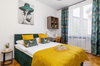 Rodzinny Apartament z dwiema sypialniami niedaleko centrum Krakowa by Noclegi Renters - Cracovia - 0